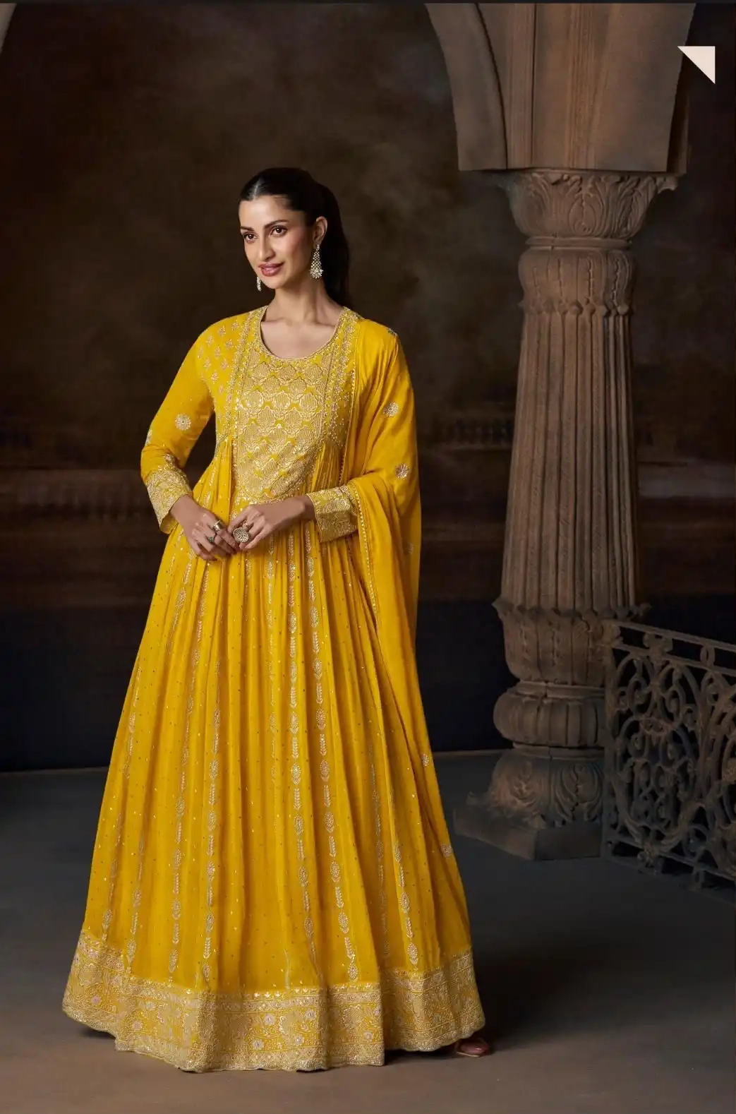 SAADGI GEORGETTE GOWN WITH DUPATTA - Image 4