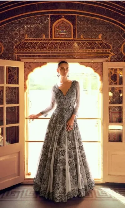 KARISHMA VISCOSE JACQUARD GOWN